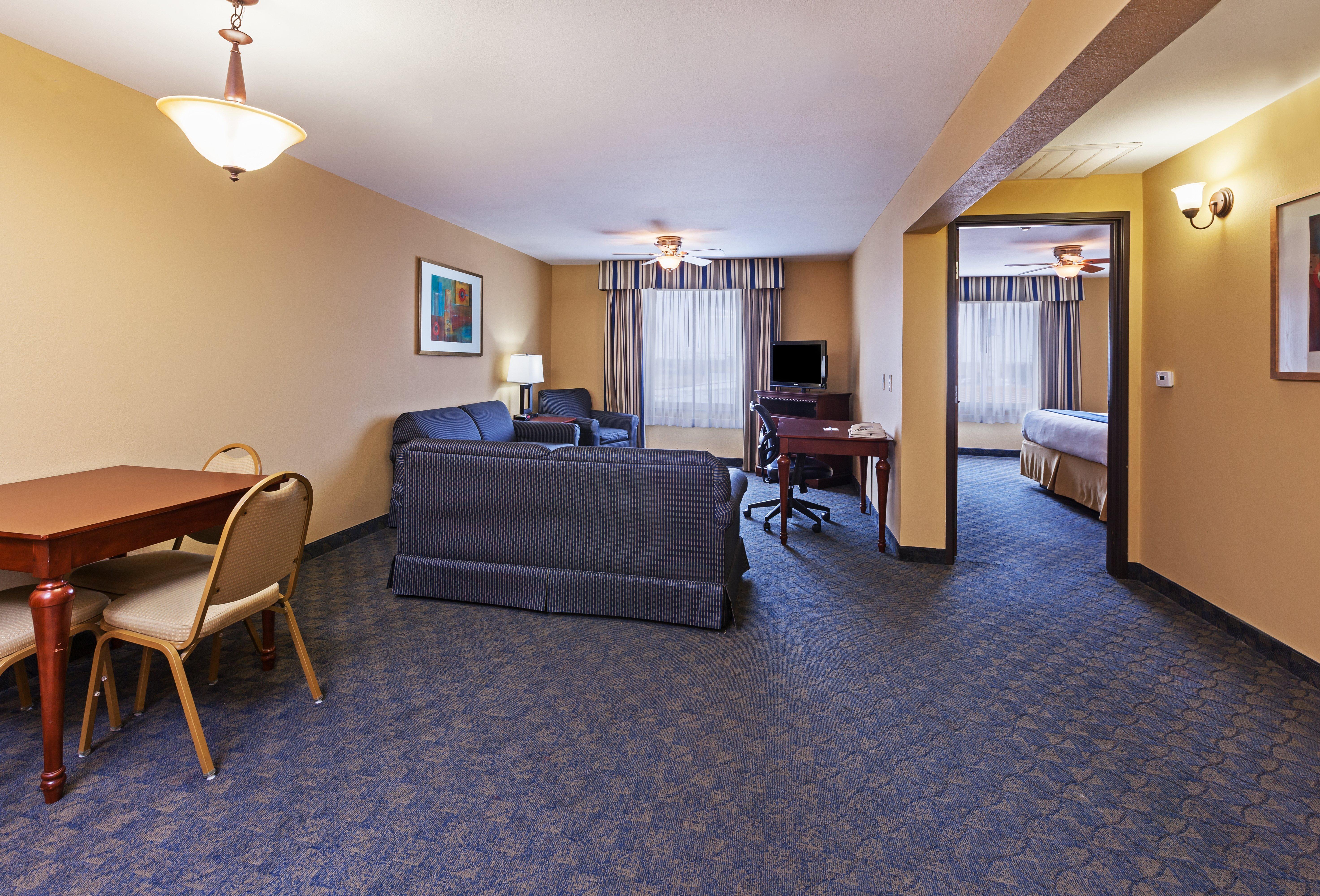 Holiday Inn Express & Suites, Corpus Christi Nw, Calallen By Ihg Exterior photo